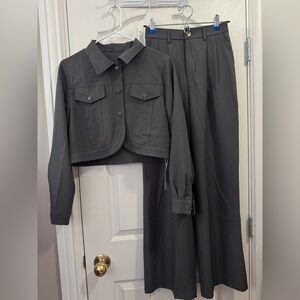 New without Tags Women's Grey Cropped Jacket Pants Matching Set Office Fits S